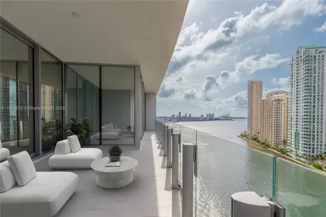 300 Biscayne Blvd Way Miami FL 33131