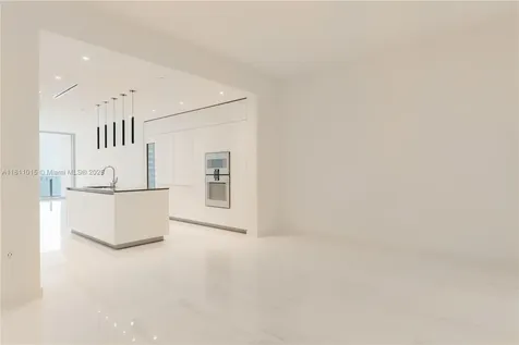 300 Biscayne Blvd Way Miami FL 33131