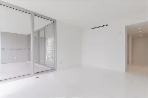 300 Biscayne Blvd Way Miami FL 33131