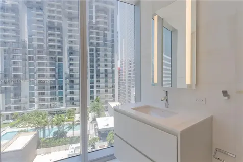 300 Biscayne Blvd Way Miami FL 33131
