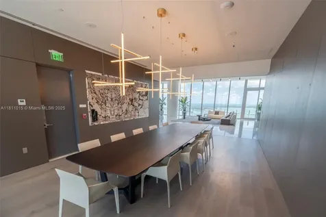 300 Biscayne Blvd Way Miami FL 33131