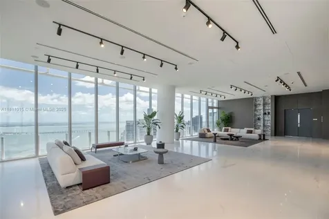 300 Biscayne Blvd Way Miami FL 33131
