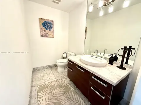 253 NE 2nd Street Miami FL 33132
