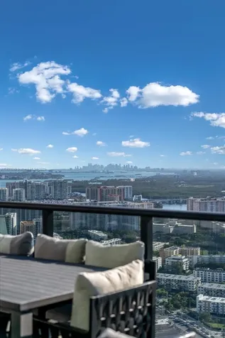 18555 Collins Avenue Sunny Isles Beach FL 33160