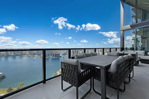 18555 Collins Avenue Sunny Isles Beach FL 33160
