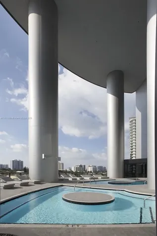 18555 Collins Avenue Sunny Isles Beach FL 33160