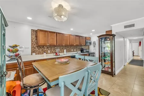 2316 SW 81st Way North Lauderdale FL 33068