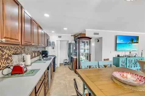 2316 SW 81st Way North Lauderdale FL 33068