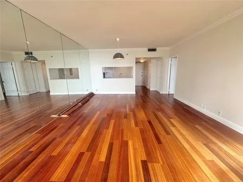 520 Brickell Key Drive Miami FL 33131