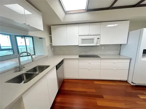 520 Brickell Key Drive Miami FL 33131