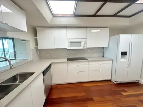520 Brickell Key Drive Miami FL 33131
