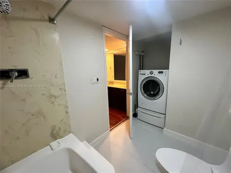 520 Brickell Key Drive Miami FL 33131