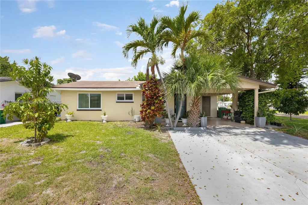 5723 NW 69th Avenue Tamarac FL 33321