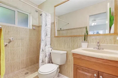 5723 NW 69th Avenue Tamarac FL 33321