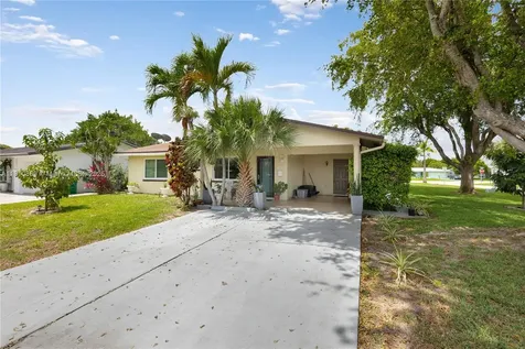 5723 NW 69th Avenue Tamarac FL 33321
