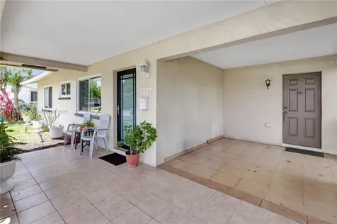 5723 NW 69th Avenue Tamarac FL 33321
