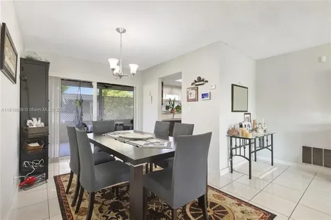 5723 NW 69th Avenue Tamarac FL 33321