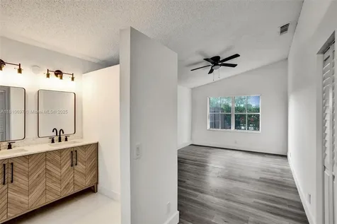 7325 Flores Way Margate FL 33063