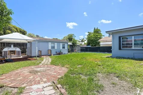 5808 Polk Street Hollywood FL 33021