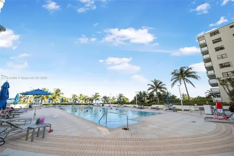 100 Lincoln Road Miami Beach FL 33139