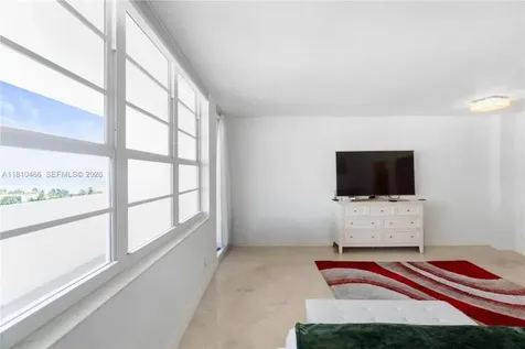 100 Lincoln Road Miami Beach FL 33139