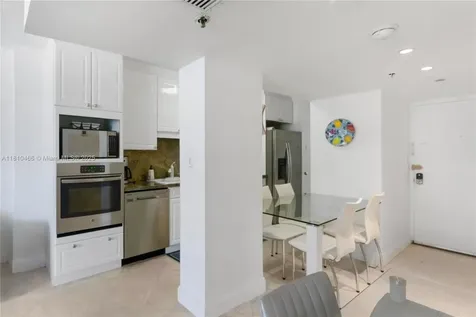 100 Lincoln Road Miami Beach FL 33139