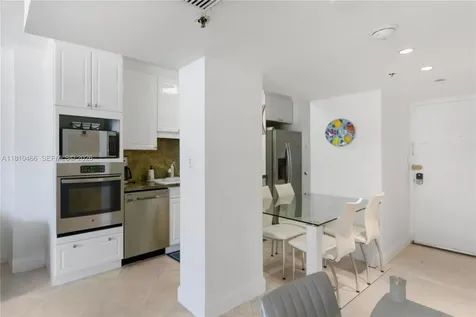 100 Lincoln Road Miami Beach FL 33139