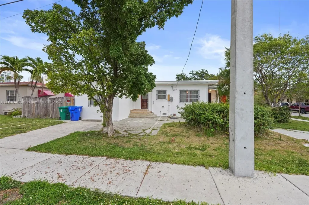 851 NW 21st Avenue Miami FL 33125