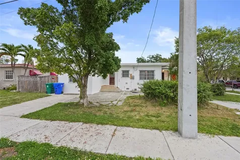 851 NW 21st Avenue Miami FL 33125