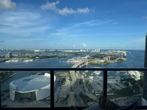 159 NE 6th Street Miami FL 33132