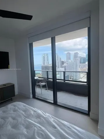 159 NE 6th Street Miami FL 33132