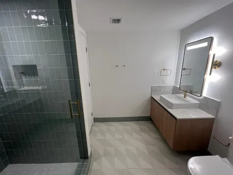 159 NE 6th Street Miami FL 33132