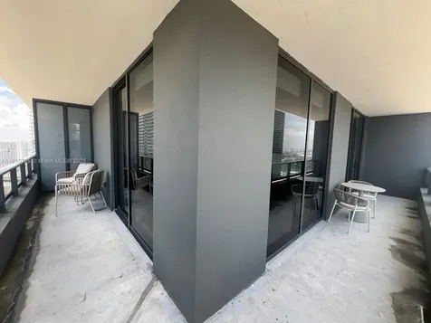 159 NE 6th Street Miami FL 33132