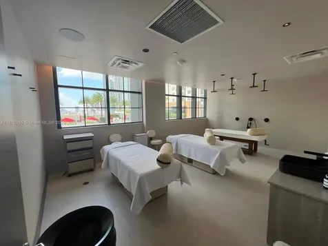 159 NE 6th Street Miami FL 33132