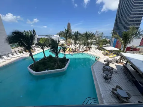 159 NE 6th Street Miami FL 33132