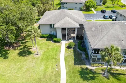 20 Lake Vista Trail Port St. Lucie FL 34952