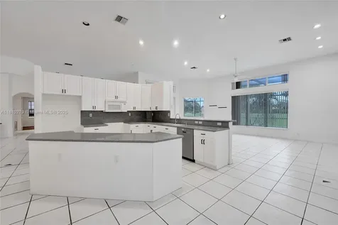 1463 SW 156th Way Pembroke Pines FL 33027