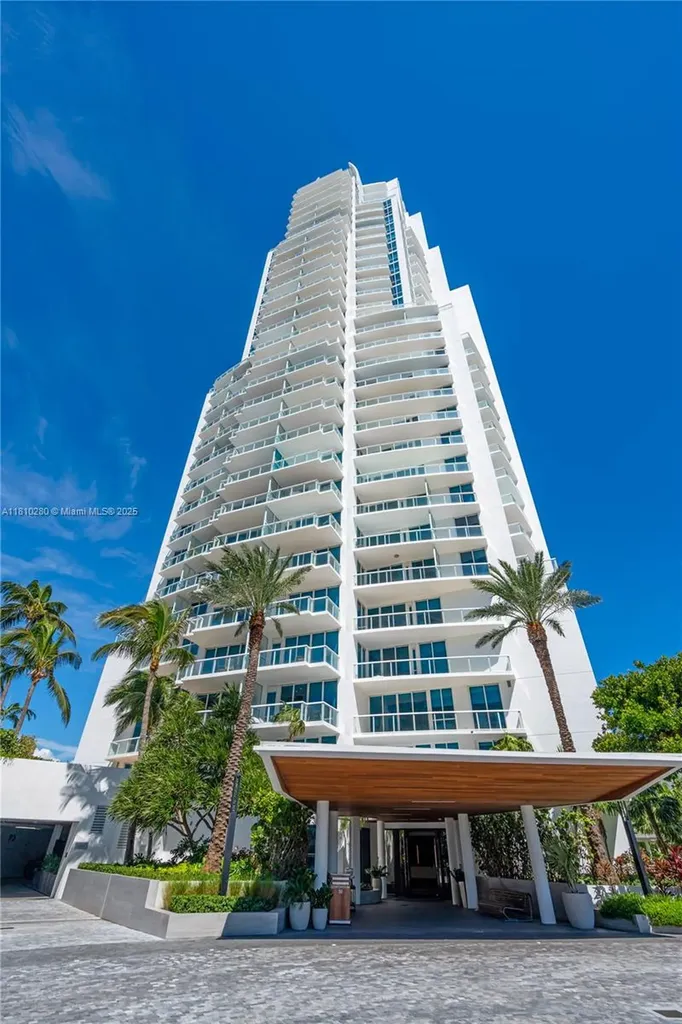 50 S Pointe Drive Miami Beach FL 33139