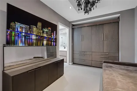 50 S Pointe Drive Miami Beach FL 33139