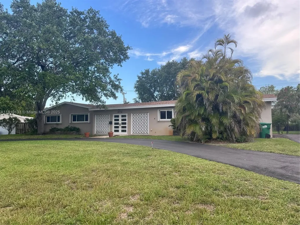 8240 SW 141st Street Palmetto Bay FL 33158