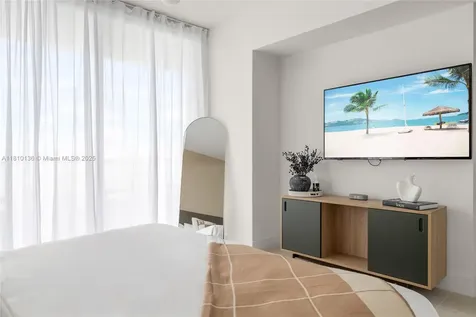 159 NE 6th Street Miami FL 33132
