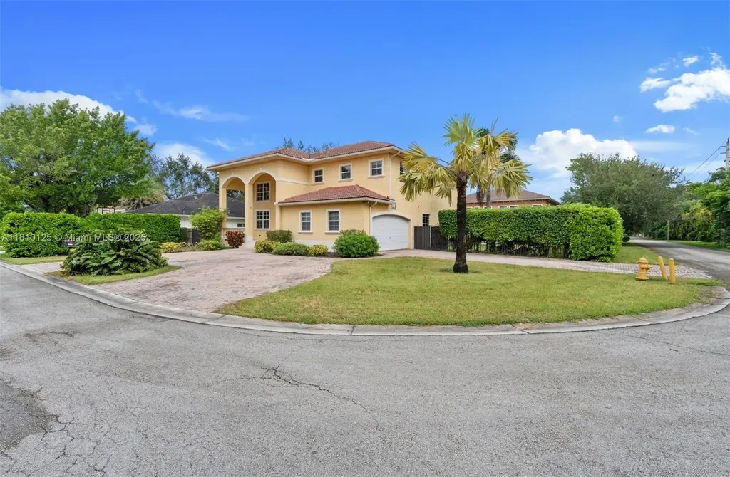 10733 SW 97th Terrace Miami FL 33176