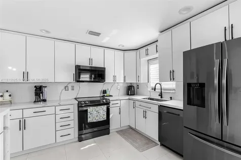 8279 NW 199th Street Hialeah FL 33015