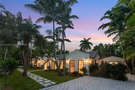 3883 Wood Avenue Miami FL 33133