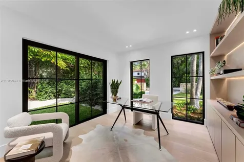 3883 Wood Avenue Miami FL 33133