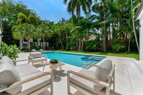 3883 Wood Avenue Miami FL 33133