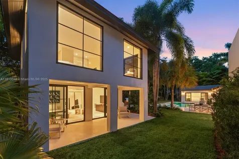 3883 Wood Avenue Miami FL 33133