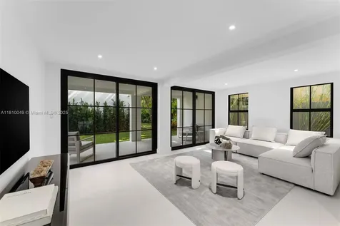 3883 Wood Avenue Miami FL 33133