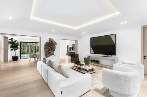 3883 Wood Avenue Miami FL 33133