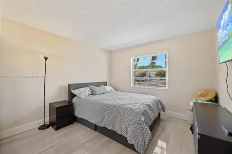2649 SE 19th Court Homestead FL 33035